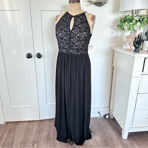 Morgan & Co. Elegant black keyhole stretch Lace Evening Gown 14w